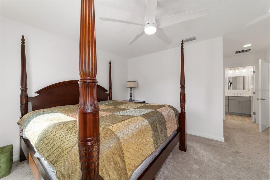 Image 16 of property listing at 1558 NETHERTON LANE, The Villages, FL 34762