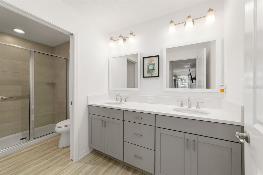 Image 17 of property listing at 1558 NETHERTON LANE, The Villages, FL 34762