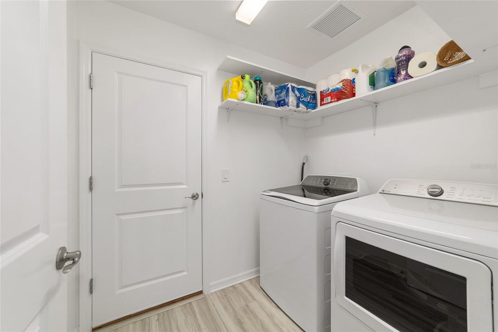 Image 26 of property listing at 1558 NETHERTON LANE, The Villages, FL 34762