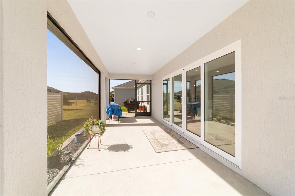 Image 8 of property listing at 1558 NETHERTON LANE, The Villages, FL 34762