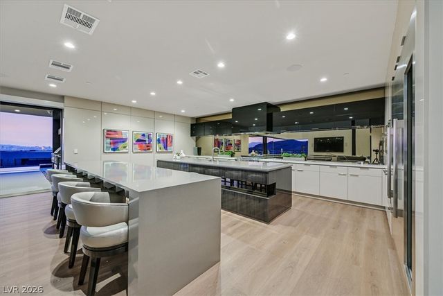 807 Magnum Cliff Court, Henderson, NV 89012
