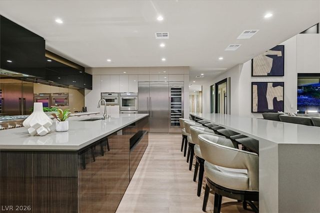 807 Magnum Cliff Court, Henderson, NV 89012