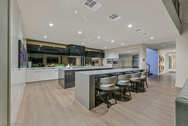 807 Magnum Cliff Court, Henderson, NV 89012