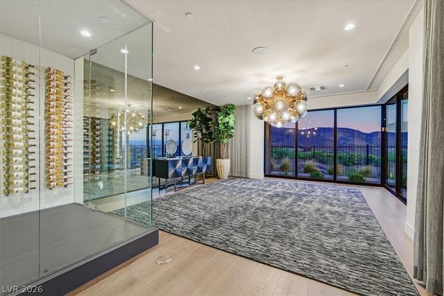807 Magnum Cliff Court, Henderson, NV 89012