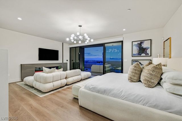 807 Magnum Cliff Court, Henderson, NV 89012