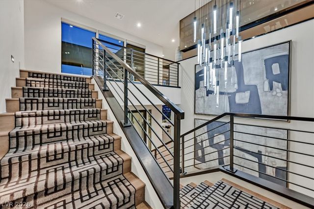 807 Magnum Cliff Court, Henderson, NV 89012