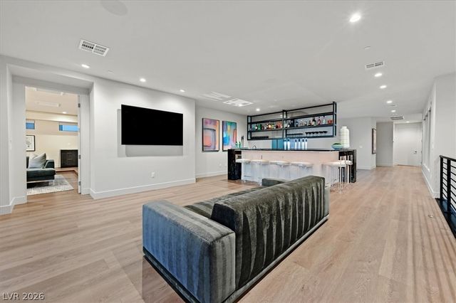 807 Magnum Cliff Court, Henderson, NV 89012