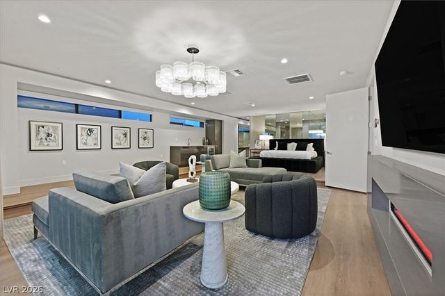 807 Magnum Cliff Court, Henderson, NV 89012