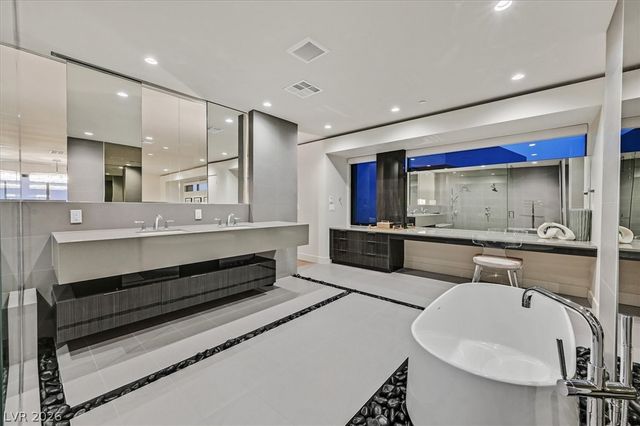 807 Magnum Cliff Court, Henderson, NV 89012
