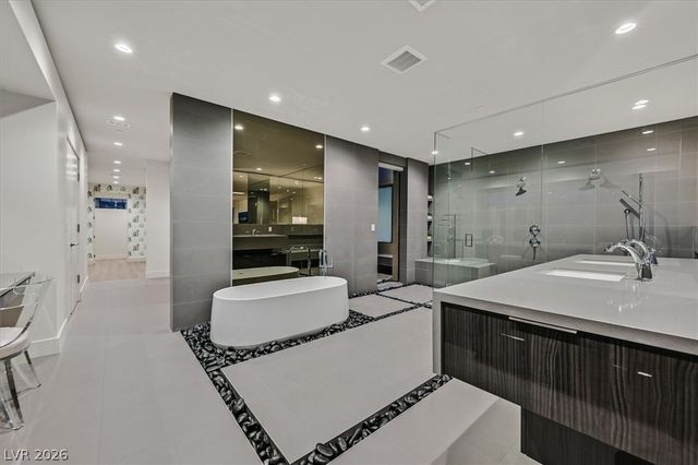 807 Magnum Cliff Court, Henderson, NV 89012