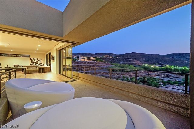 807 Magnum Cliff Court, Henderson, NV 89012