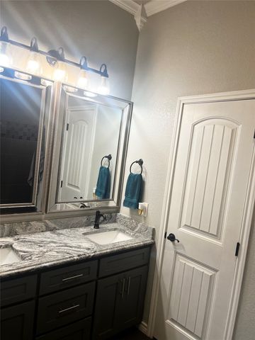 706 E Palestine, Mexia, TX 76667