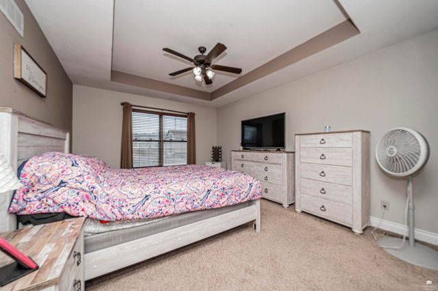 1005 Meadowbrooke Ln, Junction City, KS 66441