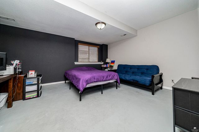 1005 Meadowbrooke Ln, Junction City, KS 66441