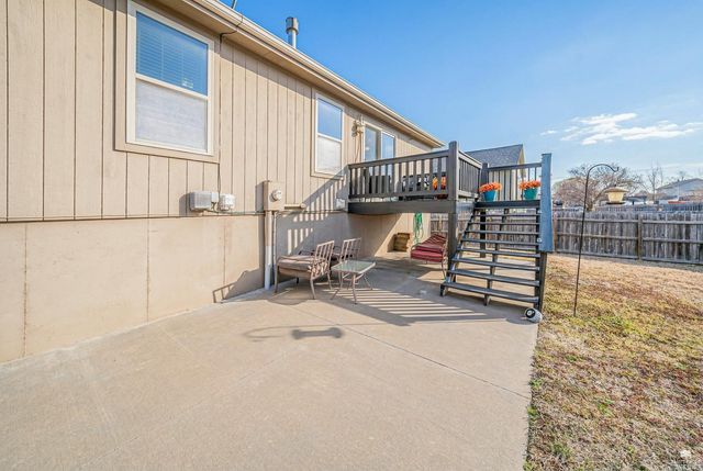 1005 Meadowbrooke Ln, Junction City, KS 66441