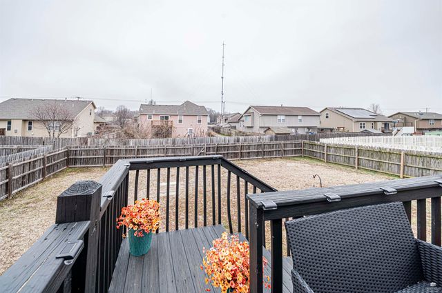 1005 Meadowbrooke Ln, Junction City, KS 66441