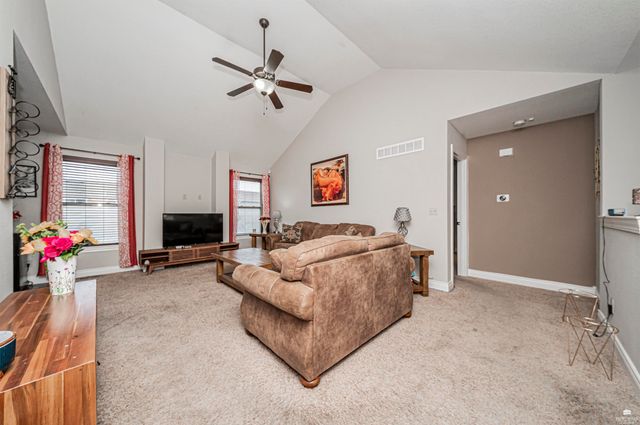 1005 Meadowbrooke Ln, Junction City, KS 66441