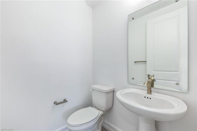 7574 Rockefeller DR, Naples, FL 34119