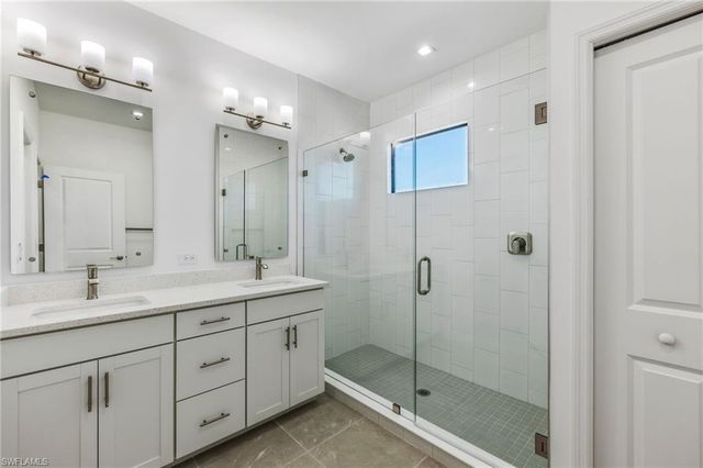 7574 Rockefeller DR, Naples, FL 34119