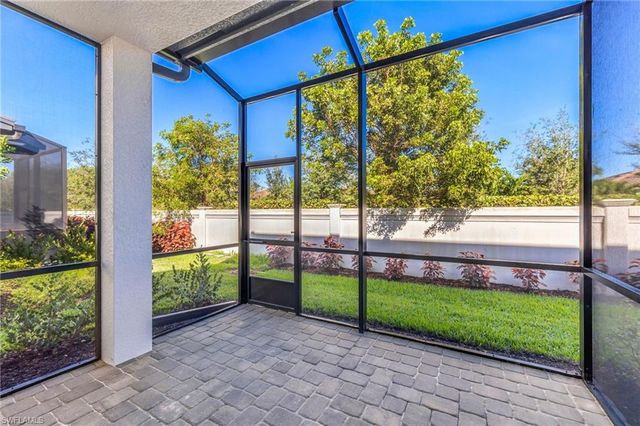 7574 Rockefeller DR, Naples, FL 34119