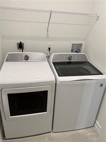 7574 Rockefeller DR, Naples, FL 34119