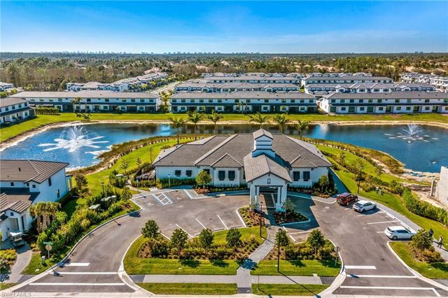 7574 Rockefeller DR, Naples, FL 34119