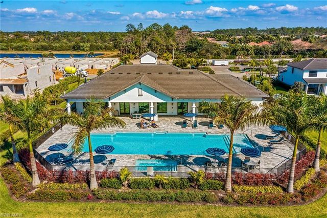 7574 Rockefeller DR, Naples, FL 34119