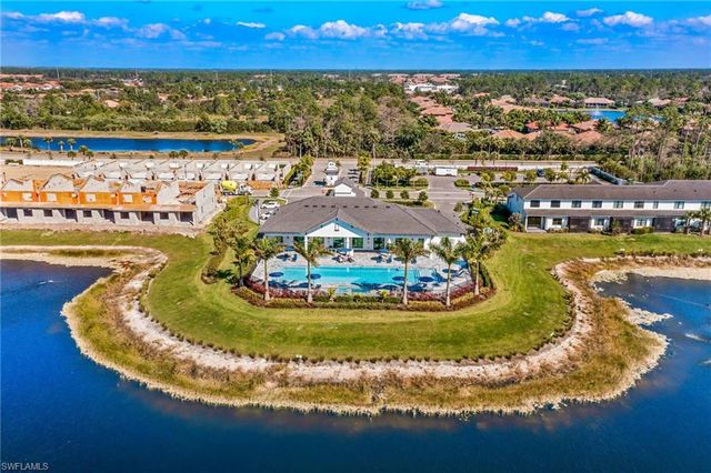 7574 Rockefeller DR, Naples, FL 34119