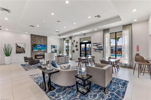 7574 Rockefeller DR, Naples, FL 34119