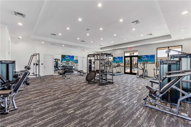 7574 Rockefeller DR, Naples, FL 34119