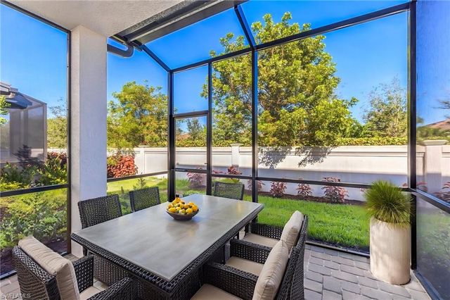 7574 Rockefeller DR, Naples, FL 34119