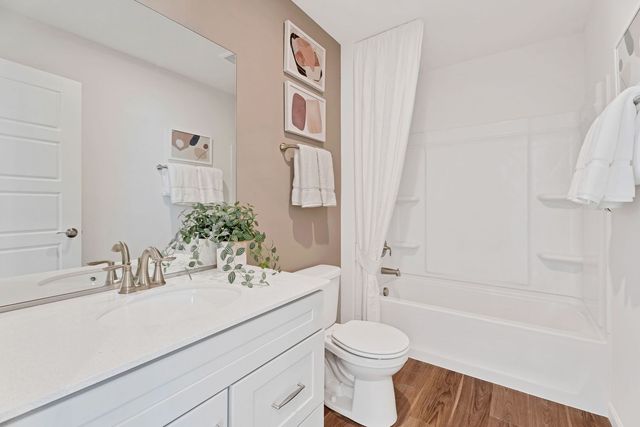 6303 Sandbelt Drive 33004, Woodridge, IL 60517