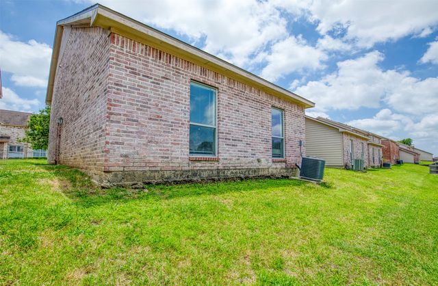 2316 Homewood Lane, Grand Prairie, TX 75050