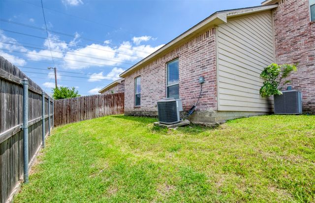 2316 Homewood Lane, Grand Prairie, TX 75050