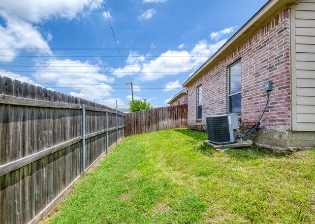 2316 Homewood Lane, Grand Prairie, TX 75050