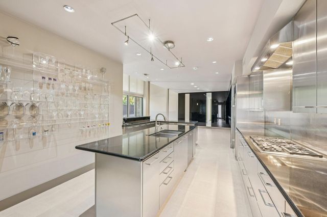 5 River Hollow Lane, Houston, TX 77027