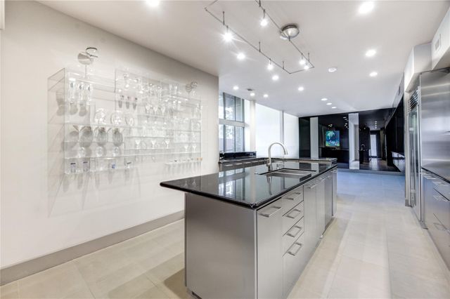 5 River Hollow Lane, Houston, TX 77027