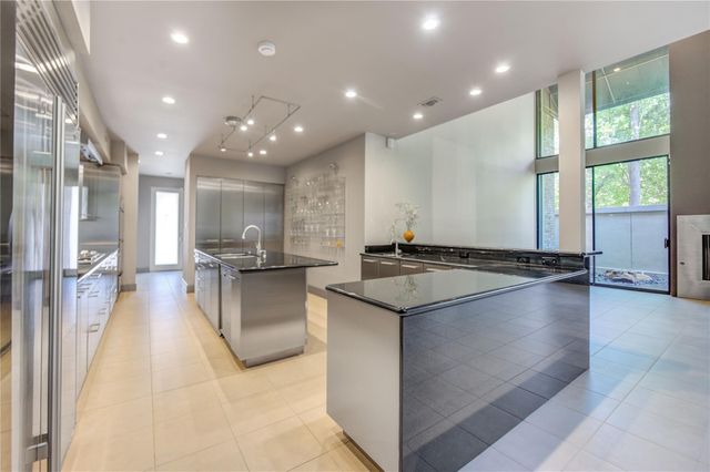 5 River Hollow Lane, Houston, TX 77027