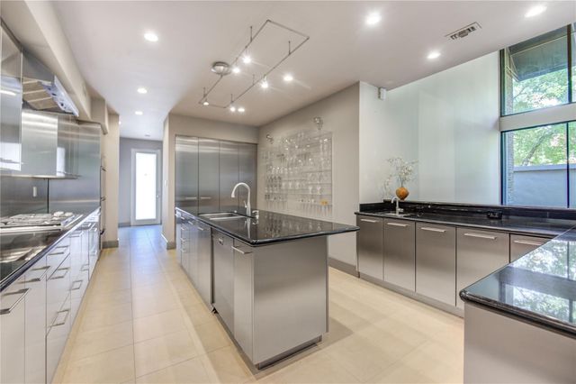 5 River Hollow Lane, Houston, TX 77027