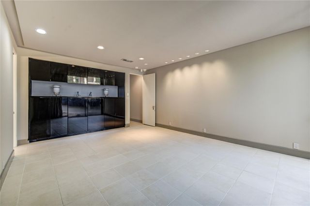 5 River Hollow Lane, Houston, TX 77027