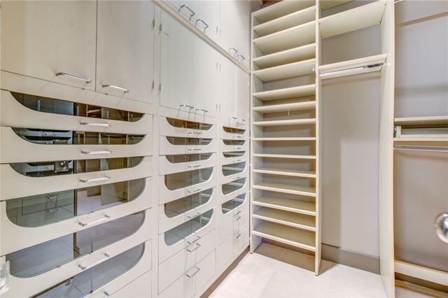 5 River Hollow Lane, Houston, TX 77027