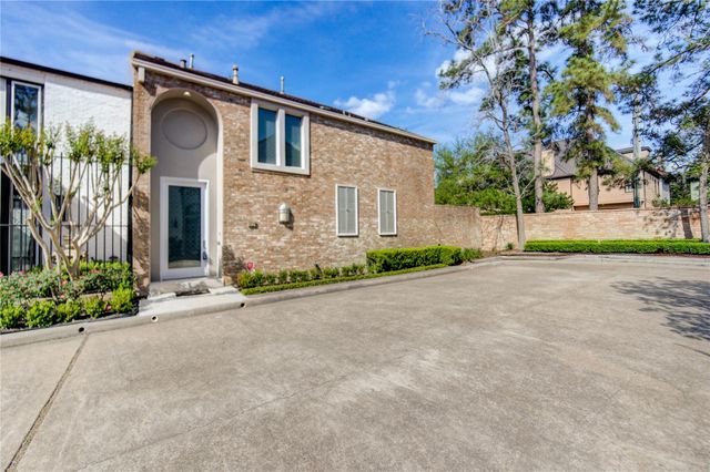 5 River Hollow Lane, Houston, TX 77027