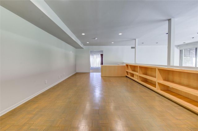 5 River Hollow Lane, Houston, TX 77027