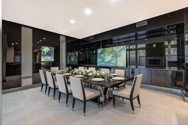 5 River Hollow Lane, Houston, TX 77027