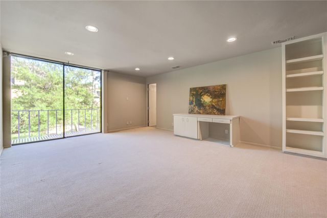 5 River Hollow Lane, Houston, TX 77027