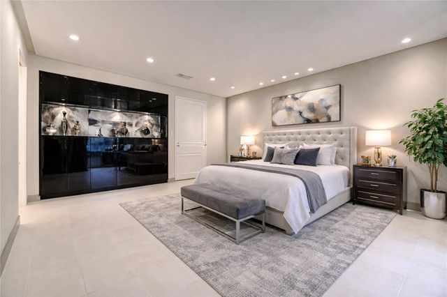 5 River Hollow Lane, Houston, TX 77027