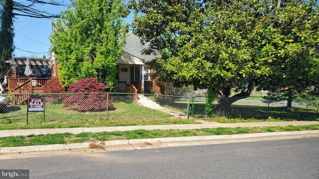 2945 IRVINGTON RD, Falls Church, VA 22042