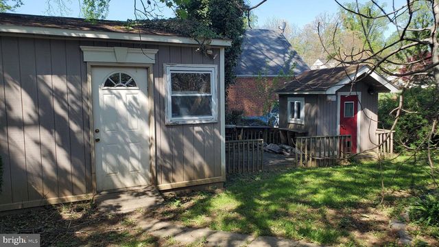 2945 IRVINGTON RD, Falls Church, VA 22042