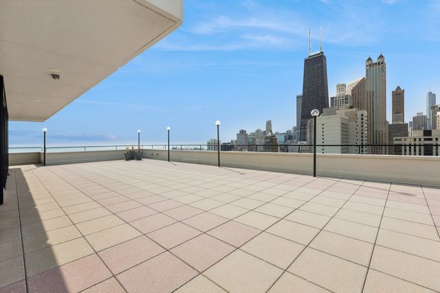 1212 N Lake Shore Drive 16BS, Chicago, IL 60610