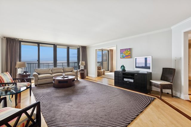 1212 N Lake Shore Drive 16BS, Chicago, IL 60610
